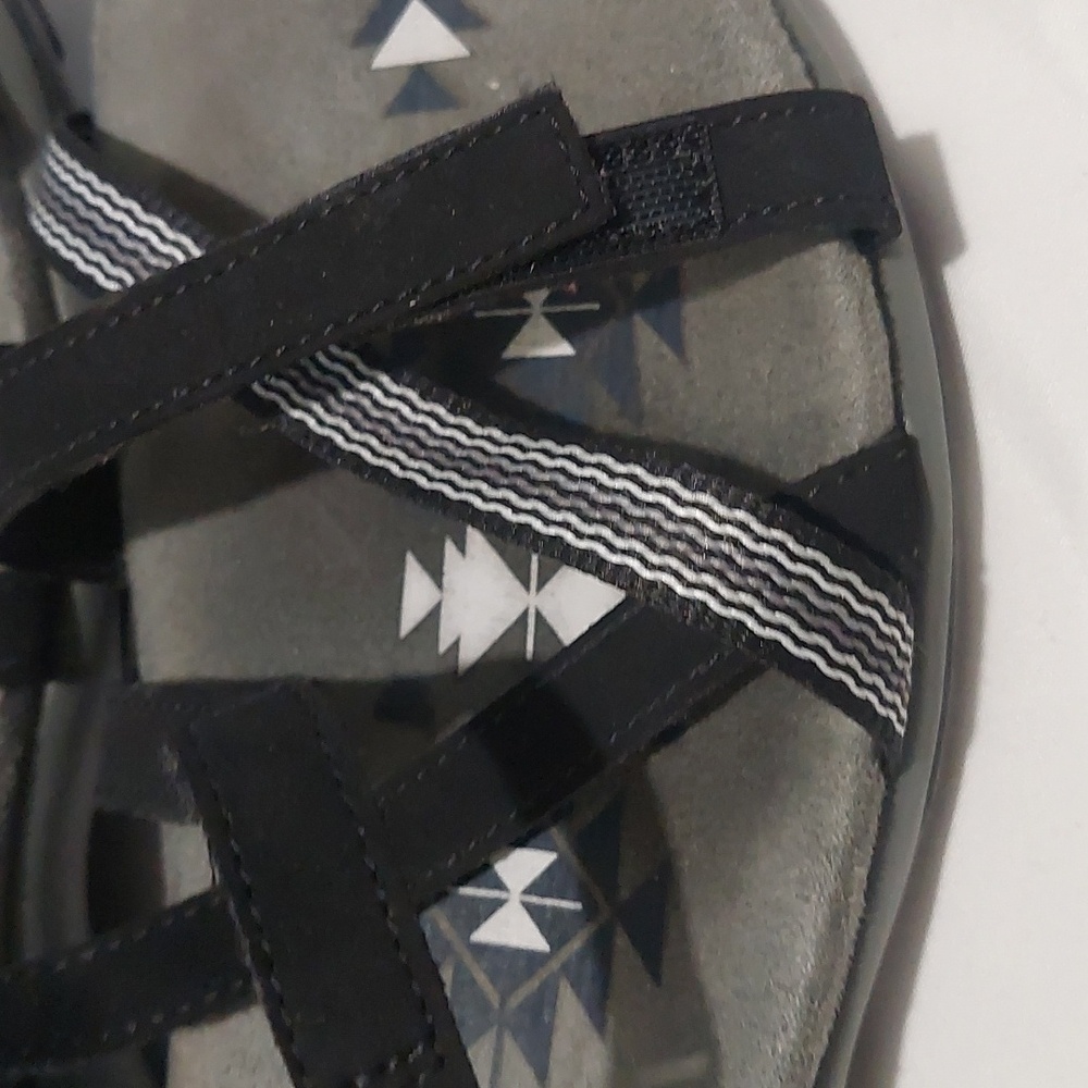 Skechers Women's Black Sandals. Size 7 Good Condition - Picture 2 of 7